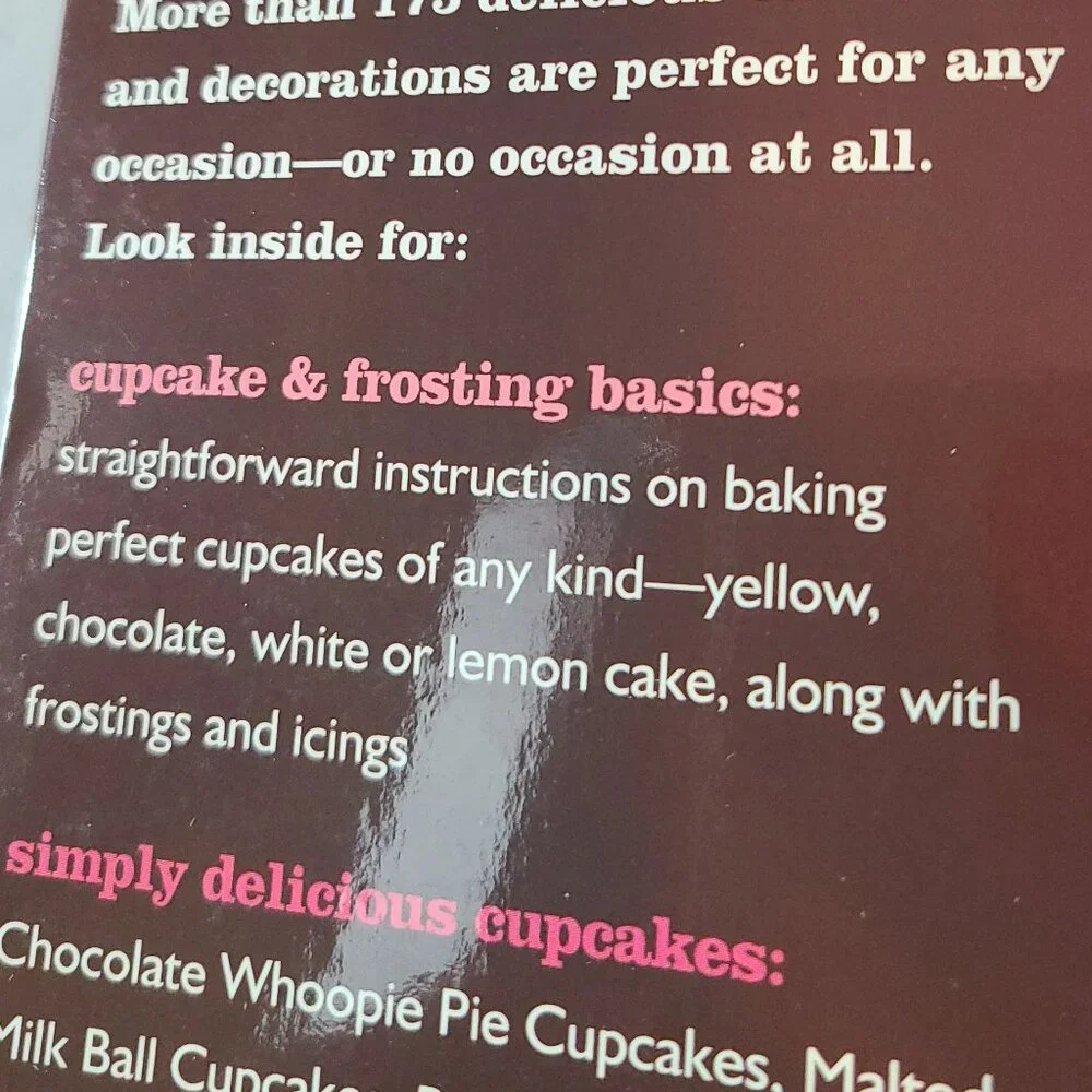 BETTY CROCKER '' THE BIG BOOK OF CUPCAKES
